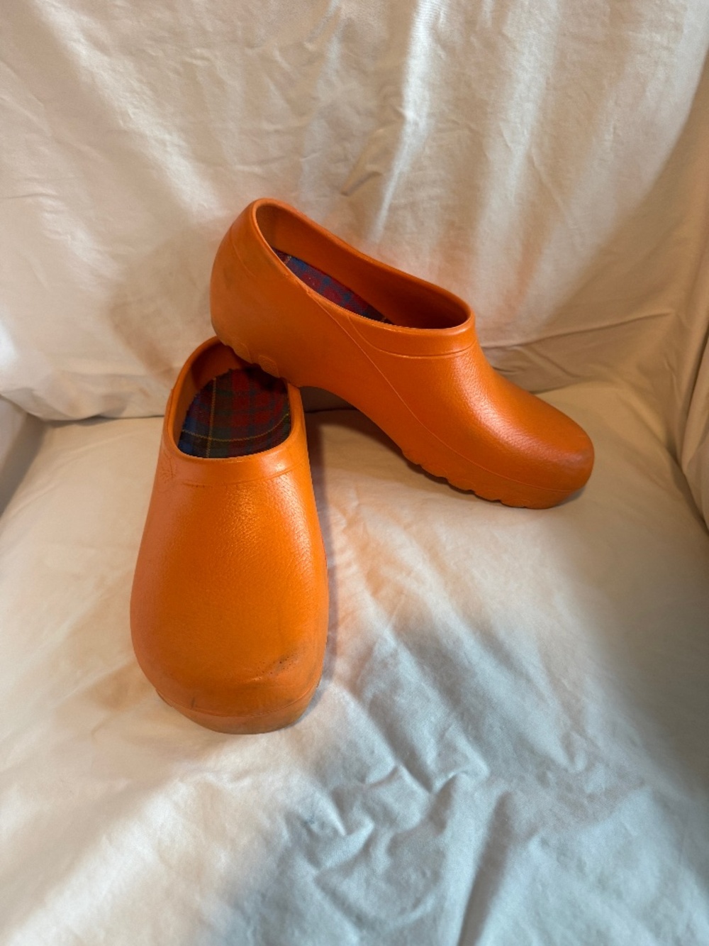 JOLLY FASHION - Garden Clogs by ALSA - ORANGE!
